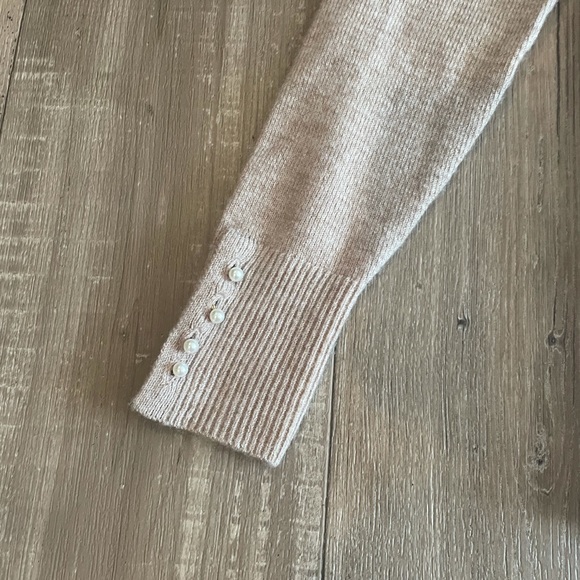 Women’s Loft Sweater - Picture 15 of 15